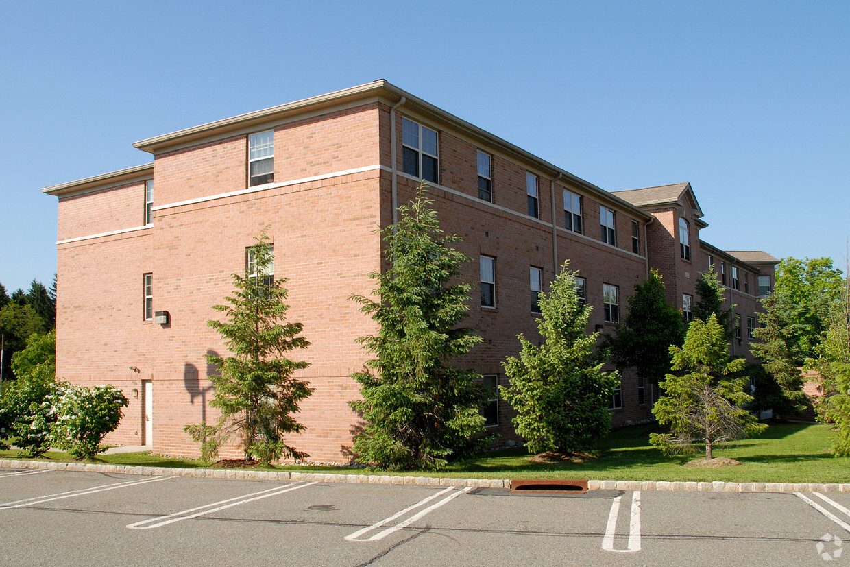 Foto del edificio - Jefferson Chase Apartments