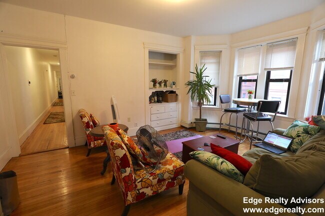 Foto del edificio - 8 Royce Rd