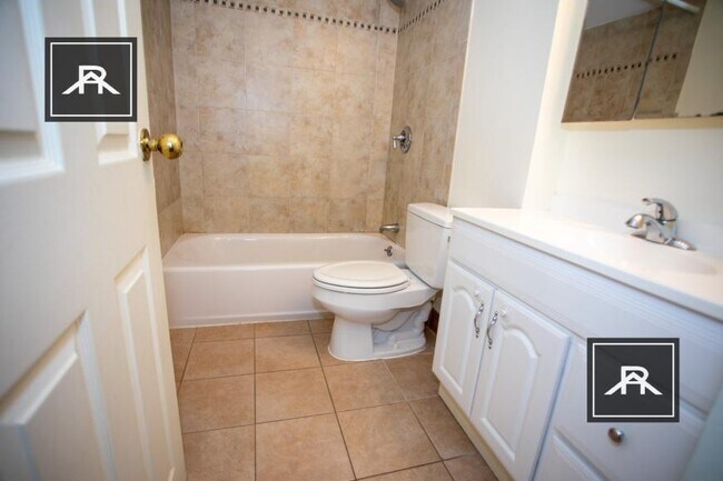 Foto del edificio - 2 bedroom in Brookline MA 02446