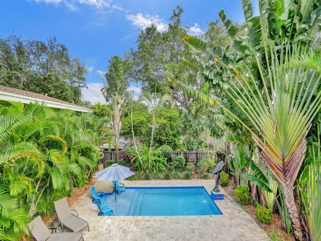 Photo - 814 SE 13th St Townhome