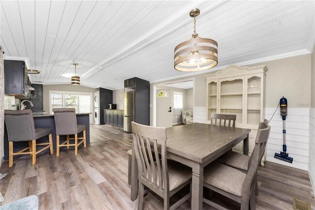 Building Photo - 15430 Olive Cir