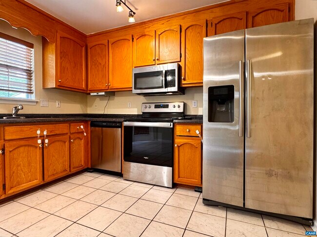 Foto del edificio - 4644 Briarwood Dr