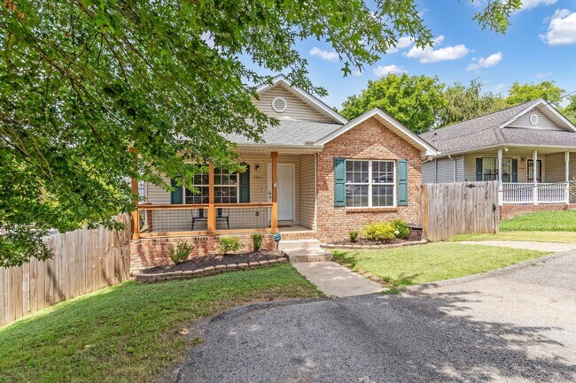 Building Photo - 2301 18th Avenue N