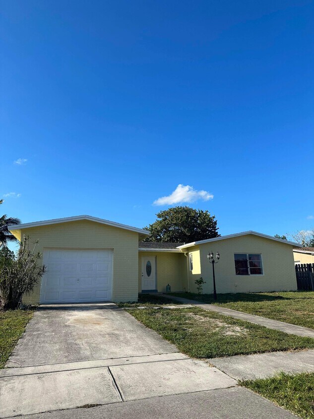 6491 SW 7th Ct, North Lauderdale, FL 33068 House for Rent in North