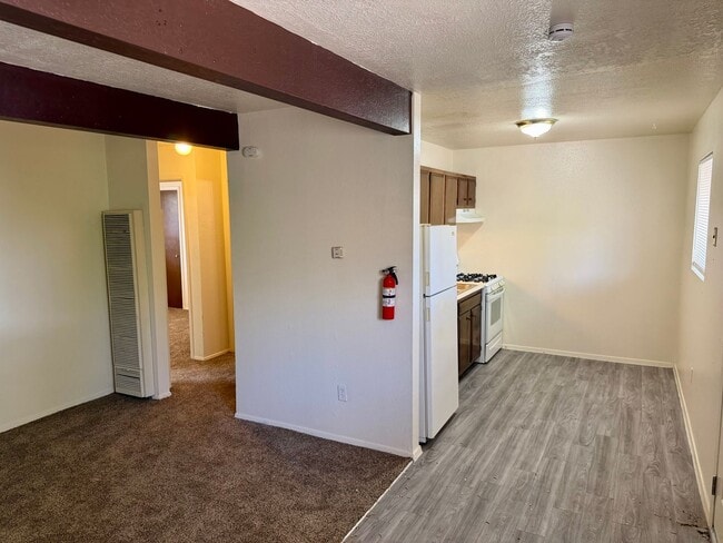 Building Photo - General Marshall St (216)