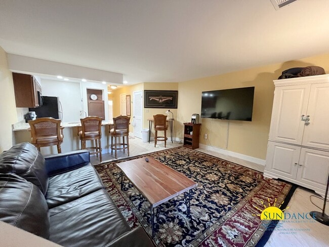 Building Photo - Bluewater Bay Lakefront Furnished Condo -  Convenient to EOD School and Eglin AFB