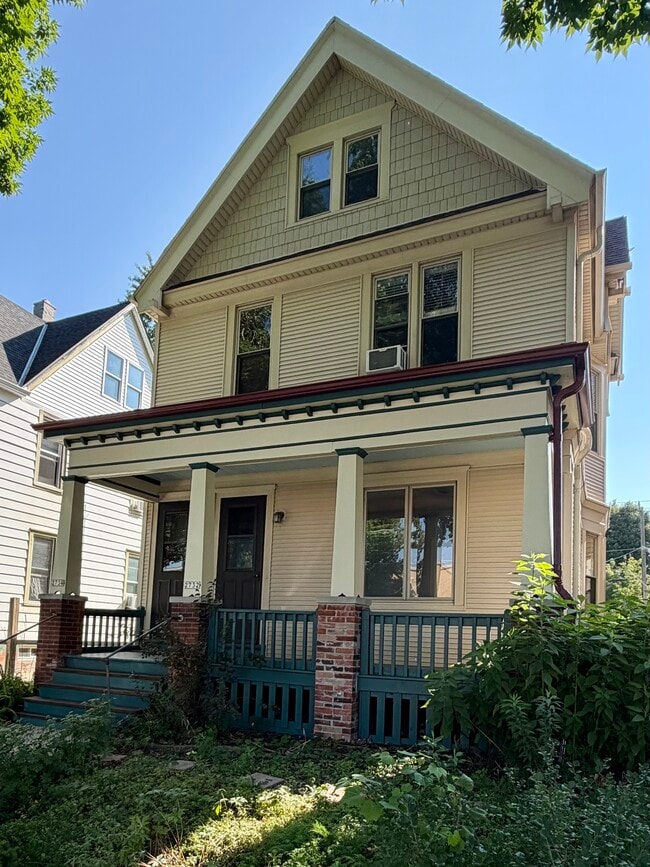 Building Photo - 2732 N Fratney St