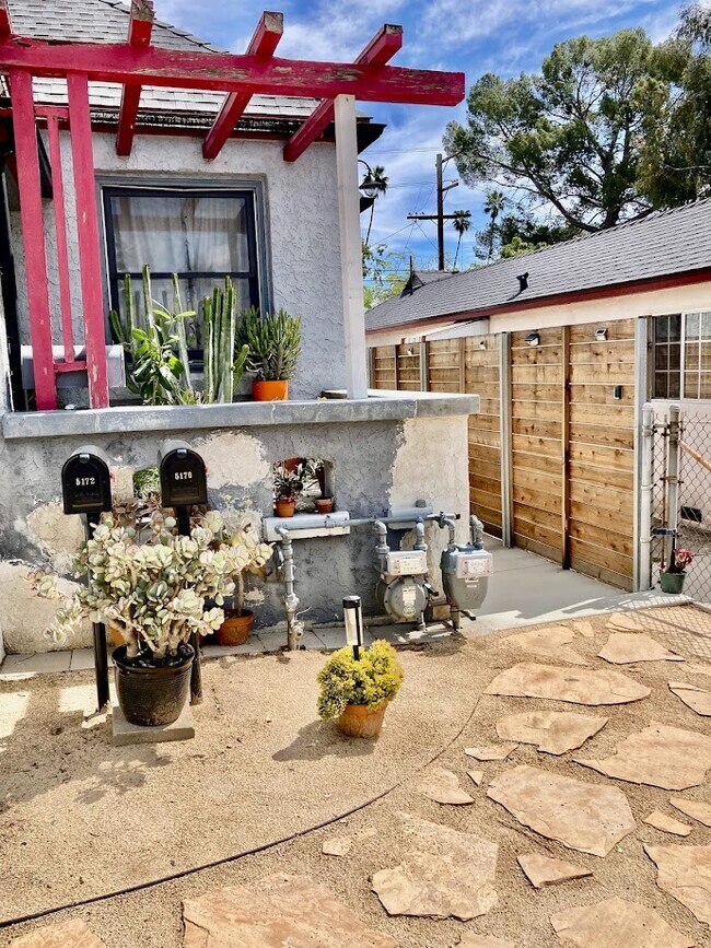 Separate and independent walkway for full privacy. - 5172 Caspar Ave