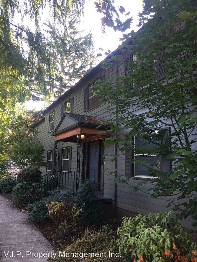 Building Photo - 3717 SE 42nd Ave