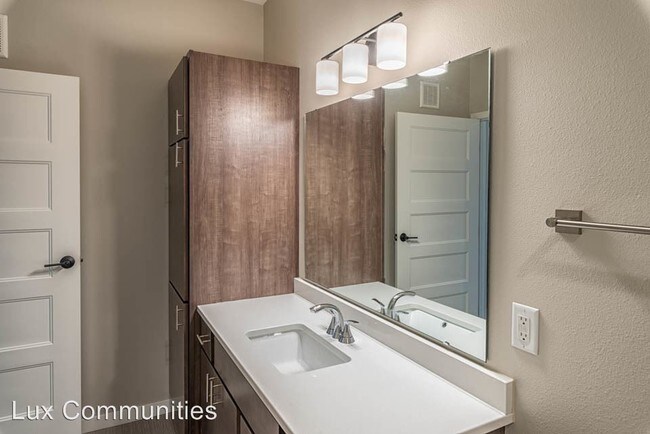 Foto del edificio - 2105 S Silverthorne Ave