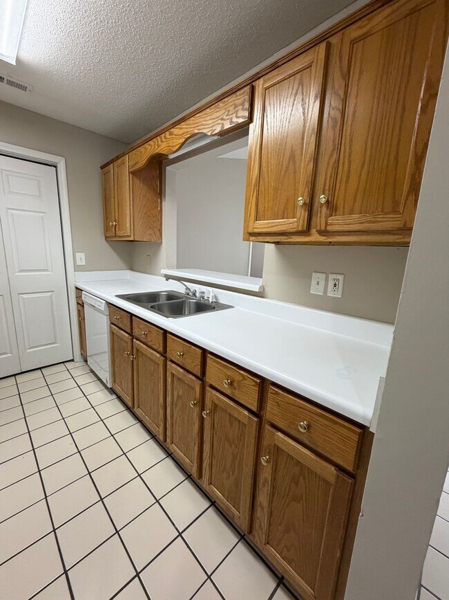 Building Photo - 46/48 Widgeon Way