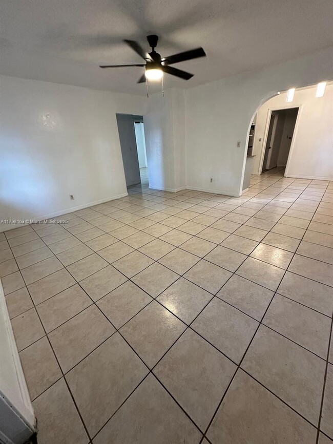Foto del edificio - 6300 Pierce St