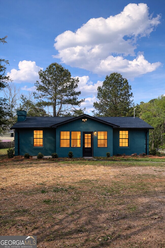 Building Photo - 6885 Chastain Rd