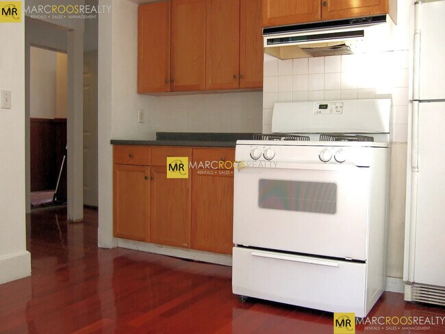 Foto del edificio - 103 Sciarappa St