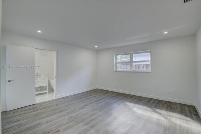 Foto del edificio - 1801 N 54th Ave