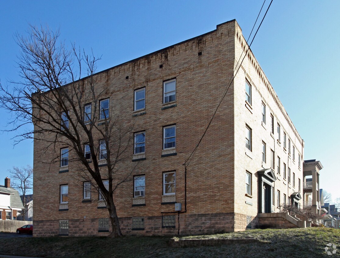 Building Photo - 2000 Elm Ave