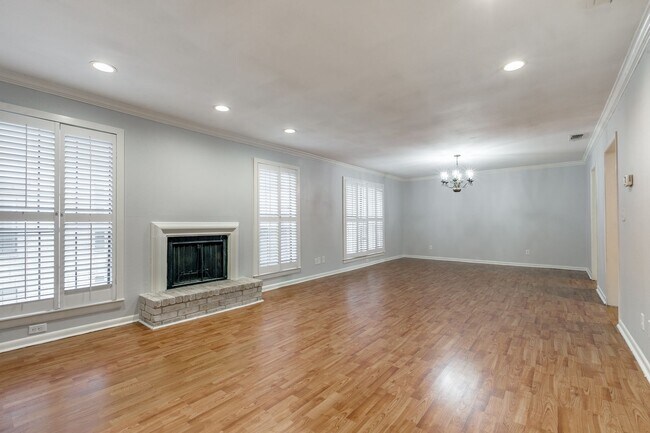 Foto del edificio - 2-BEDROOM, 2-BATHROOM CONDOMINIUM AT FARMINGTON COMMONS