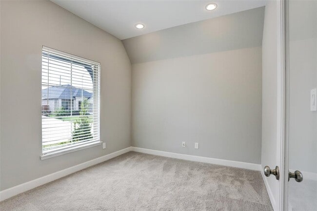 Building Photo - 2818 Tanager Trace