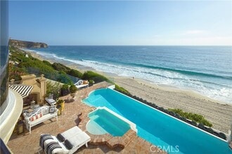 Building Photo - 18 Breakers Ise
