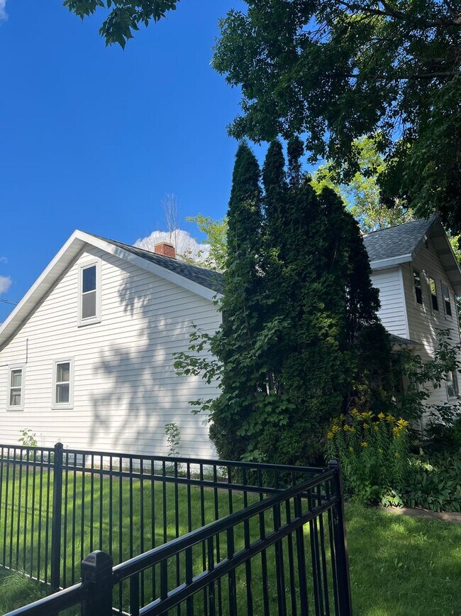 Foto del edificio - 636 Kickbusch St