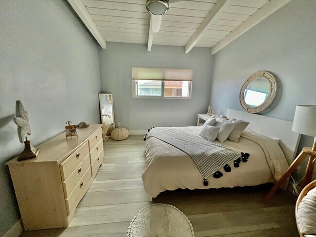 Building Photo - 460 Camino Del Mar