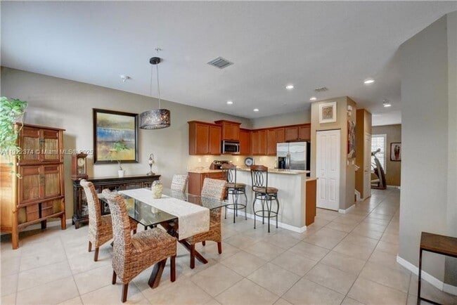 Foto del edificio - 256 SW 6th Ct