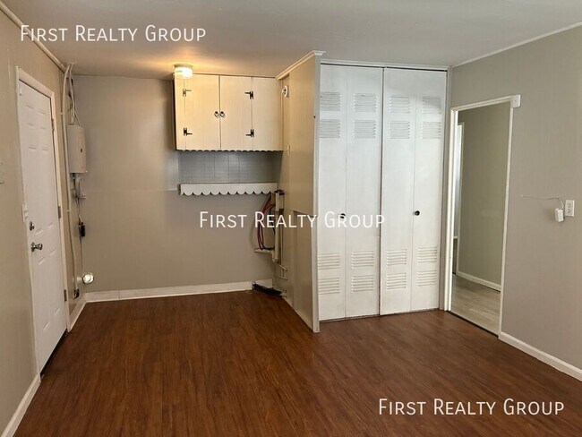Foto del edificio - 1498 Elaine St