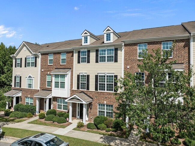 Building Photo - 6052 Kentworth Dr