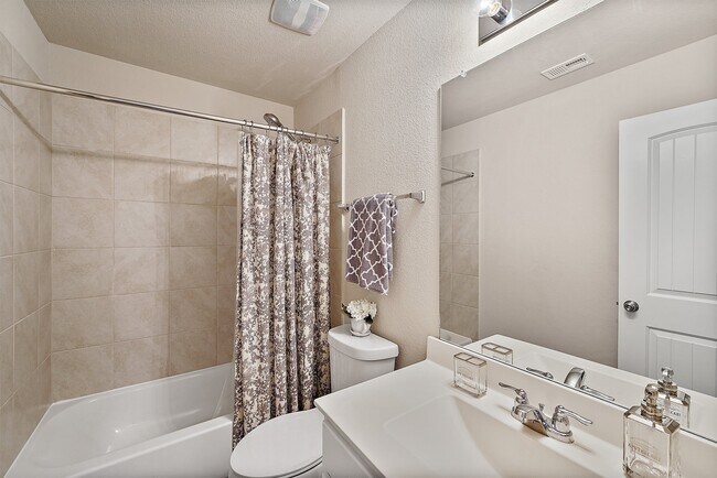 Building Photo - 3242 Alberelli Dr