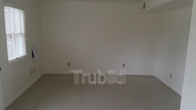 Foto del edificio - 384 Courthouse Ln