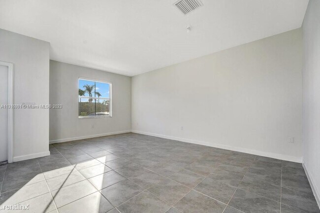 Foto del edificio - 3 br, 2.5 bath House - 1716 SE 26th Rd