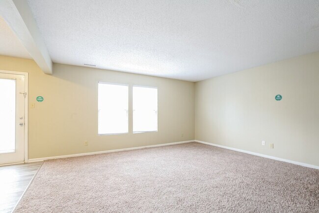 Building Photo - 9205 Middlebury Way