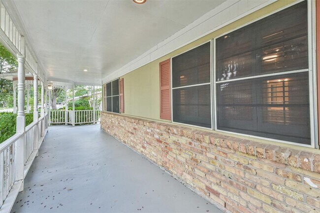 Building Photo - 5502 Hewitt Dr