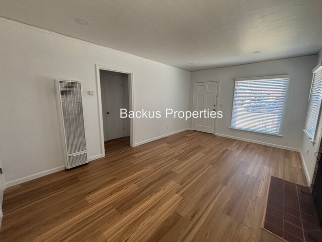 Foto del edificio - Newly remodeled cottage in South Salinas