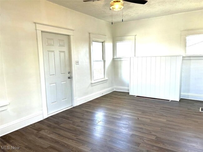 Building Photo - 2454 Cleveland Ave