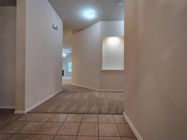 Foto del edificio - 3109 Lynnbrook Dr
