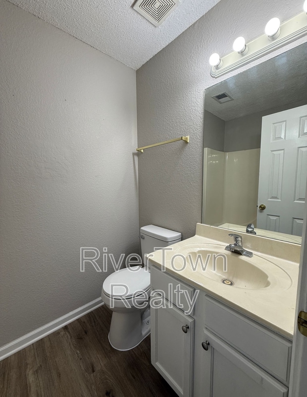 Building Photo - 7986 Marsha Woods Dr