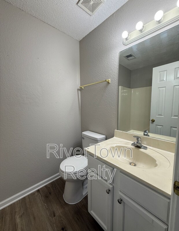 Foto del edificio - 7986 Marsha Woods Dr
