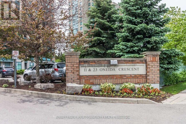 Building Photo - 11-511 Oneida Crescent