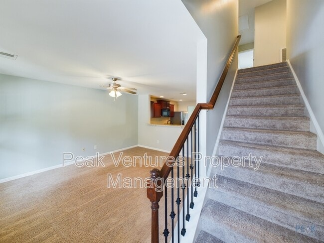 Building Photo - 11 Endeavor Cir