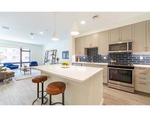 Building Photo - 110 Rantoul St