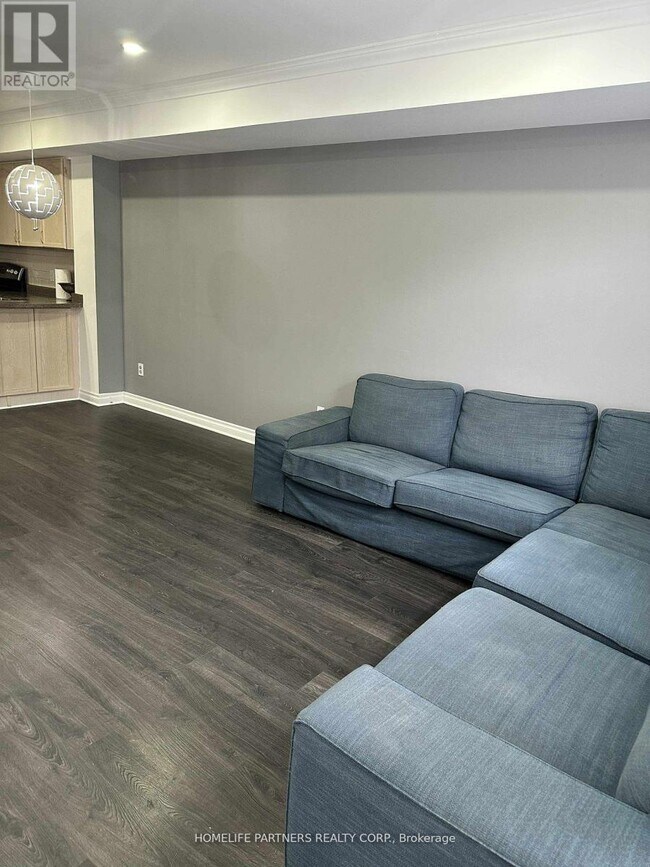 Photo du bâtiment - 605 Shoreline Dr