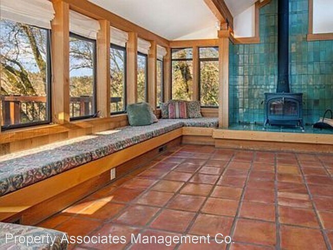 Foto del edificio - 3 br, 2 bath House - 13059 Lower Colfax Rd.