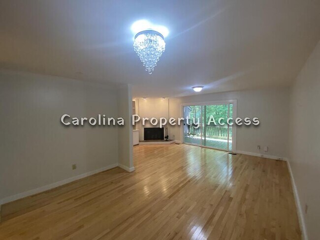 Foto del edificio - 436 Fairoaks Cir