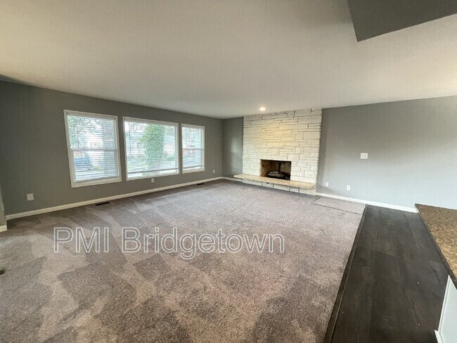 Building Photo - 15300 SE Lee Ave