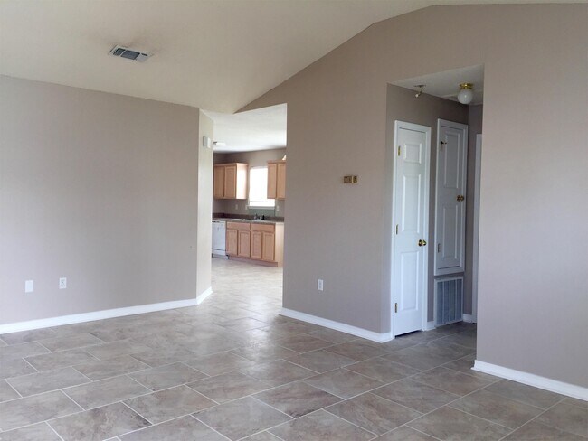 Building Photo - 13375 Chris Dr