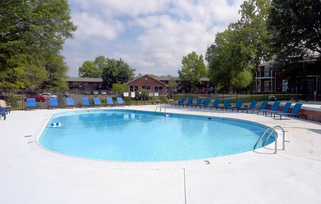 Building Photo - Meadow Park Apartments | Specials Available