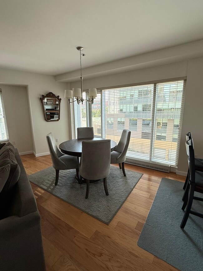 Building Photo - 100 Exchange St