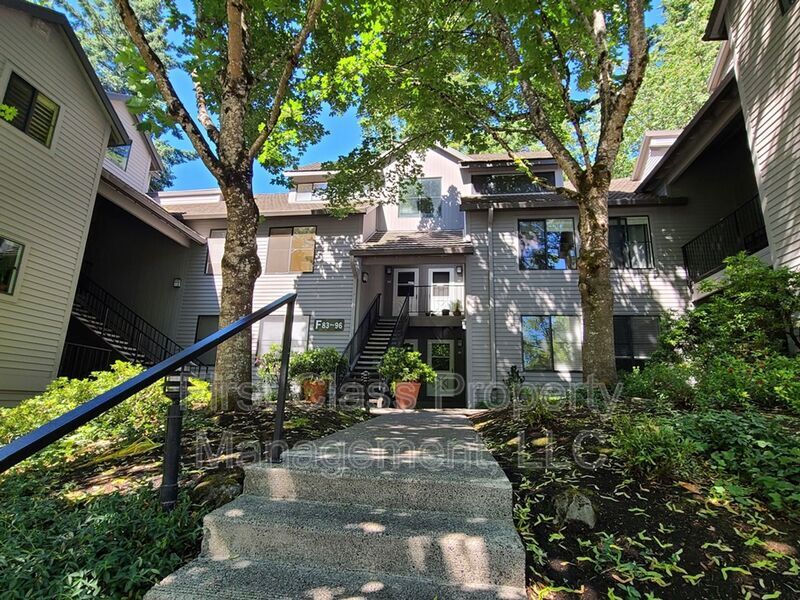 4000 Carman Dr Unit 93, Lake Oswego, OR 97035 Condo for Rent in Lake