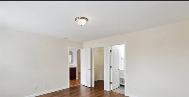 Foto del edificio - 21 Millwood Lake Dr